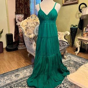 Selling this beautiful maxi dress from BCBGMaxAzria excellent condition